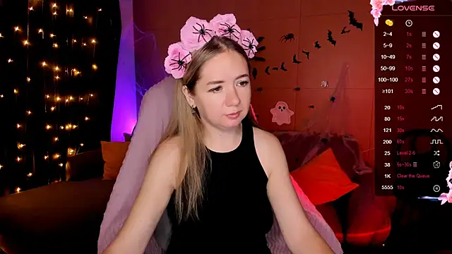 Evaa Braunn online show from October 28, 2025, 2:15 am