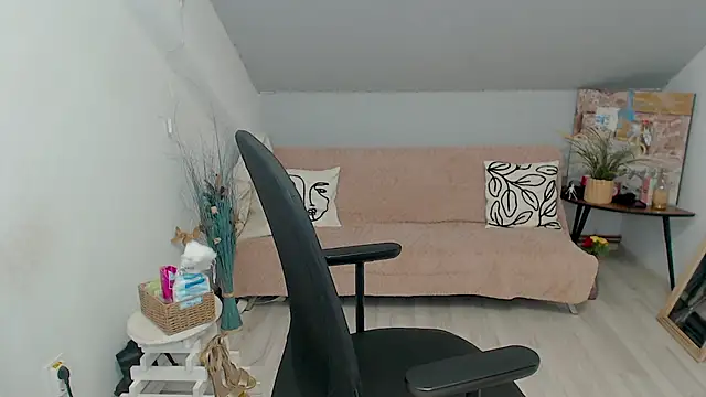 BettyJamess online show from October 27, 2025, 8:02 pm