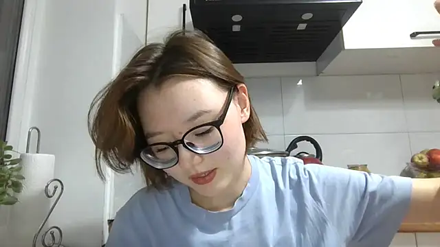LilyTaylors online show from October 12, 2025, 4:17 pm
