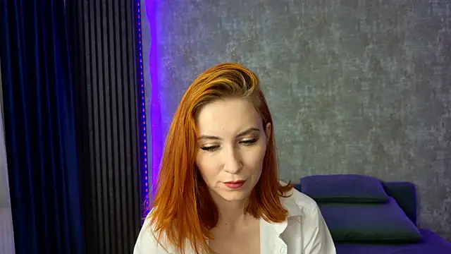 scarleteyes  online show from November 28, 2025, 5:32 am