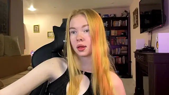 RaguelNicksons online show from November 7, 2025, 4:12 am