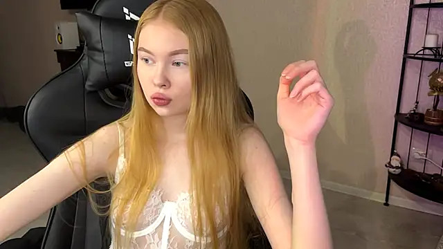 RaguelNicksons online show from December 1, 2025, 5:12 am