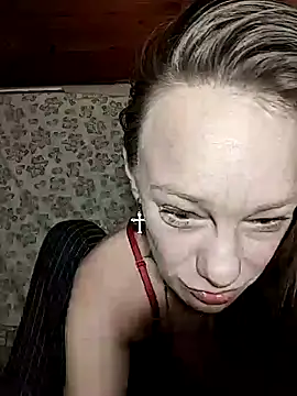 JulieSqualor81 online show from April 24, 2026, 7:33 am