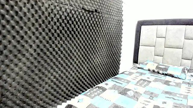 gabi-grey online show from October 13, 2025, 6:19 pm
