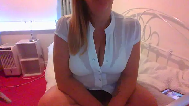 BbwGreenEyes69  online show from October 9, 2025, 8:01 am