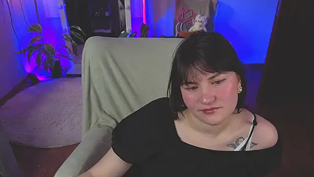 Vicki Smile online show from October 17, 2025, 5:54 am