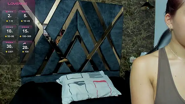 Vittoria Conti  online show from March 19, 2026, 5:17 pm