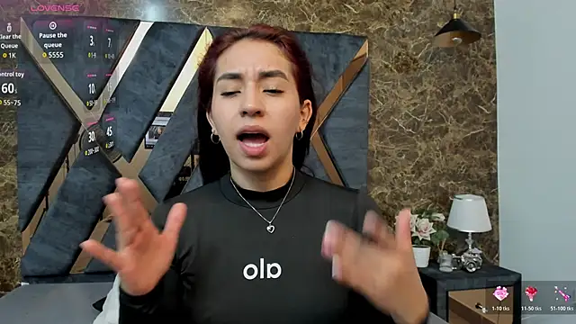 Vittoria Conti  online show from April 9, 2026, 5:18 pm