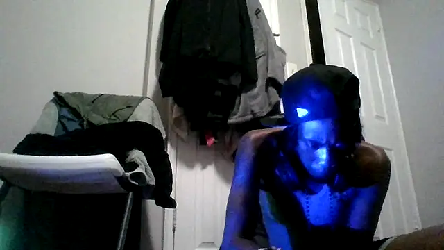 Snapshot of dezzidavill chatting on June 30, 2026, 2:12 am dezzidavill online show from June 30, 2026, 2:12 am