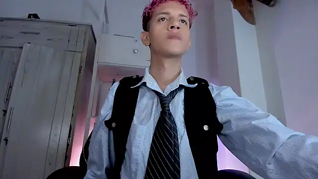 tylernova online show from December 17, 2025, 3:56 am