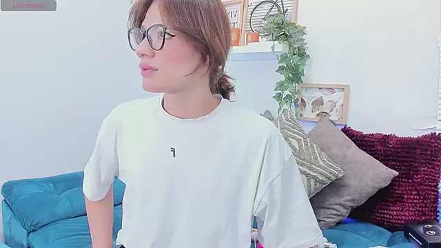 Snapshot of KassMonroe chatting on November 25, 2025, 8:09 pm KassMonroe online show from November 25, 2025, 8:09 pm