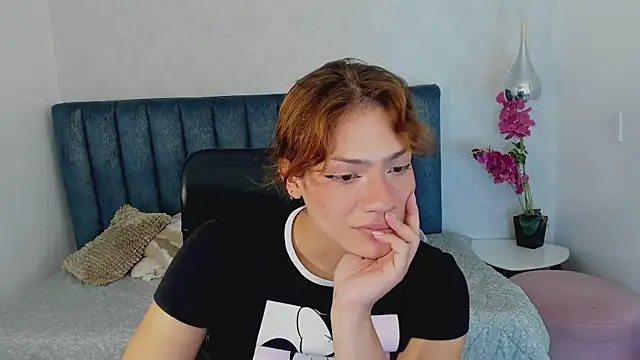 Snapshot of KassMonroe chatting on January 14, 2026, 8:25 pm KassMonroe online show from January 14, 2026, 8:25 pm