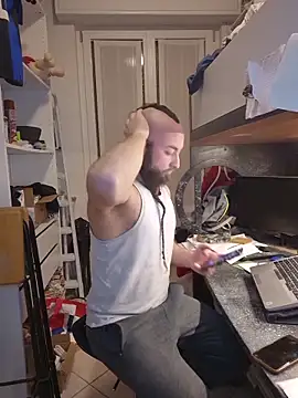 Snapshot of BeppeRagnar chatting on December 19, 2025, 4:25 pm BeppeRagnar online show from December 19, 2025, 4:25 pm