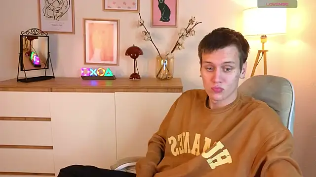 hun1er steele online show from October 18, 2025, 2:29 pm