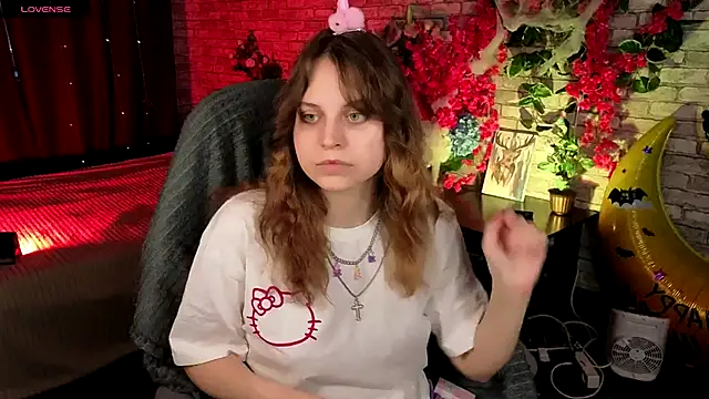 Ame Chan online show from October 28, 2025, 2:09 pm