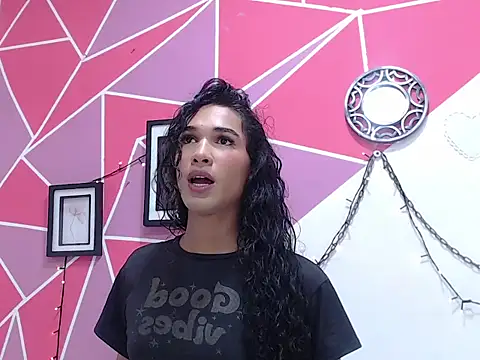 Tifany Adams online show from October 21, 2025, 8:53 pm