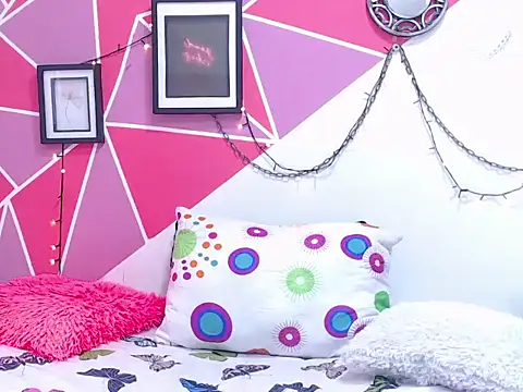 Tifany Adams online show from October 24, 2025, 8:27 pm