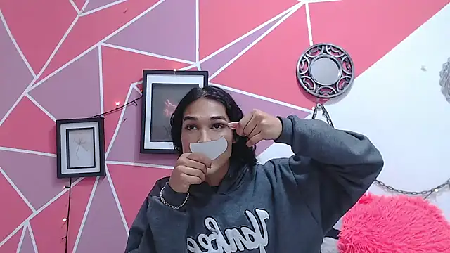 Tifany Adams online show from November 12, 2025, 8:41 pm