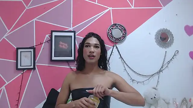 Tifany Adams online show from November 26, 2025, 8:43 pm