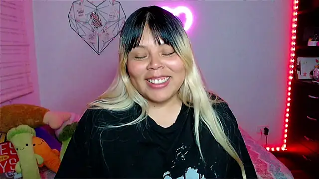 EllieMoonX online show from December 20, 2025, 1:12 am