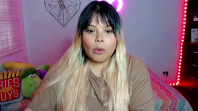 EllieMoonX online show from March 3, 2026, 10:59 pm