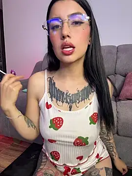 Snapshot of Lucy_699 chatting on May 15, 2026, 6:42 am Lucy 699 online show from May 15, 2026, 6:42 am