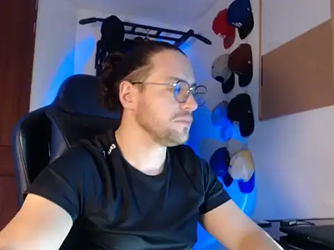 kurt xx online show from November 9, 2025, 11:19 am