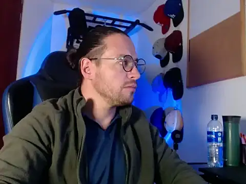 kurt xx online show from November 11, 2025, 8:36 am