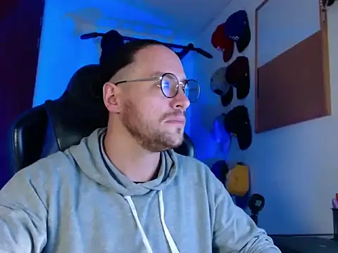 kurt xx online show from November 19, 2025, 2:39 pm