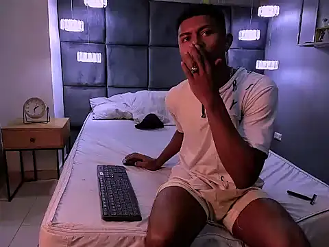 MorenitoDigno online show from November 2, 2025, 7:05 pm