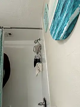 mackkhxh online show from November 17, 2025, 4:57 pm