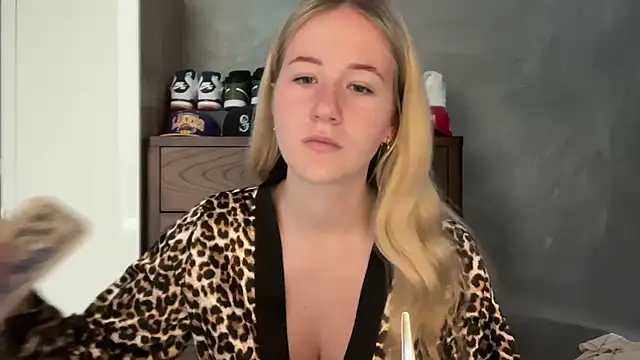 itssosierra online show from May 21, 2026, 12:28 am