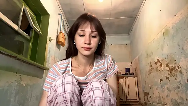 WildPeachh online show from April 24, 2026, 7:33 am