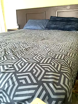 BIGXMELLOW online show from November 22, 2025, 10:47 am