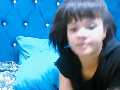 Sweetcaramel88 online show from October 14, 2025, 4:19 pm