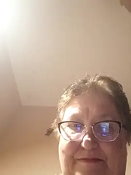 Katherine735 online show from May 4, 2026, 8:16 pm