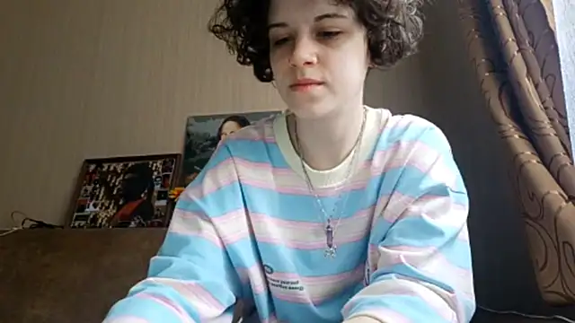 JesseniaHanney online show from October 16, 2025, 9:10 am