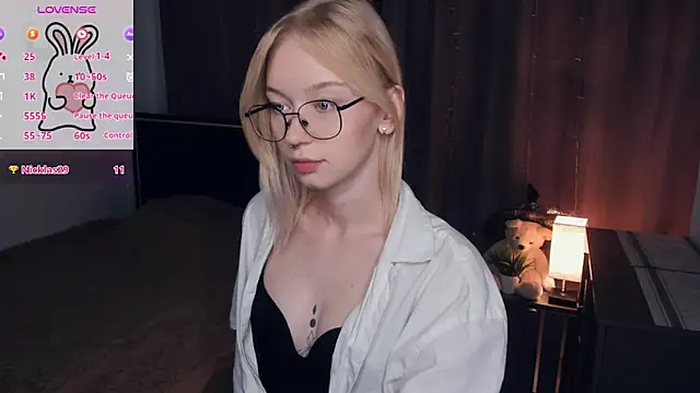 CleoStier online show from October 9, 2025, 7:23 pm
