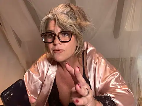 Wild-RosaBlue online show from October 14, 2025, 11:49 pm