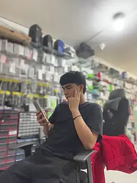 Snapshot of HarmonicOdour chatting on November 4, 2025, 1:54 pm HarmonicOdour online show from November 4, 2025, 1:54 pm