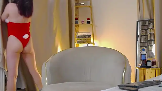 Snapshot of OliviaCart chatting on December 3, 2025, 7:12 pm OliviaCart online show from December 3, 2025, 7:12 pm