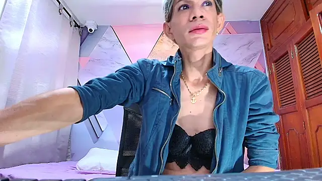 Snapshot of jones_latin chatting on October 14, 2025, 1:34 pm jones latin online show from October 14, 2025, 1:34 pm