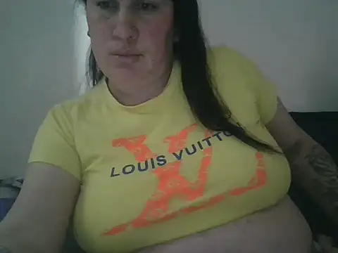 damita17 online show from April 20, 2026, 1:30 am