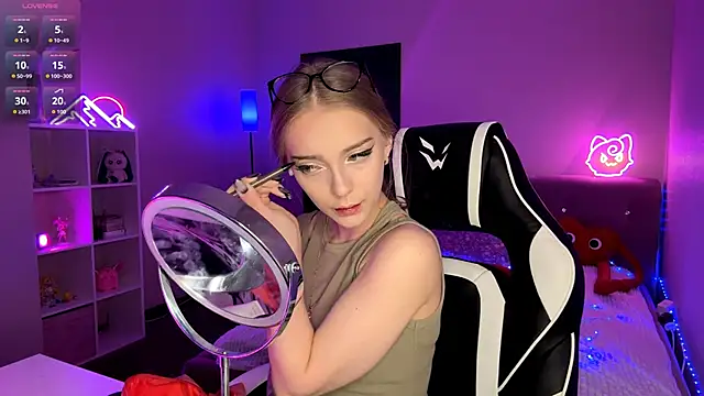 EvaPeace online show from March 25, 2026, 1:28 pm