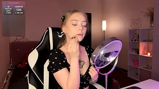 EvaPeace online show from April 2, 2026, 1:31 pm