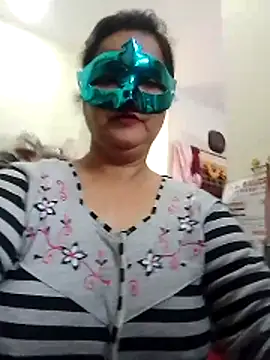 Snapshot of Honey-26 chatting on November 28, 2025, 6:38 am Honey-26 online show from November 28, 2025, 6:38 am