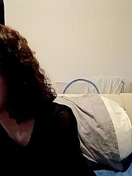 labellerose online show from April 5, 2026, 5:21 pm