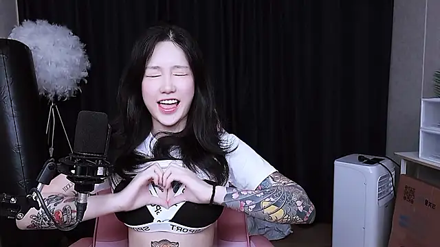 MISA 02 online show from October 27, 2025, 4:11 pm