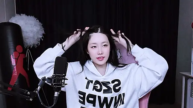 MISA 02 online show from November 5, 2025, 12:38 pm