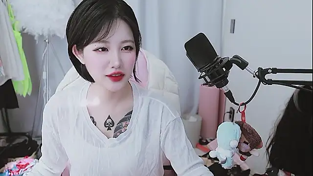 Snapshot of MISA_02 chatting on June 2, 2026, 6:59 am MISA 02 online show from June 2, 2026, 6:59 am